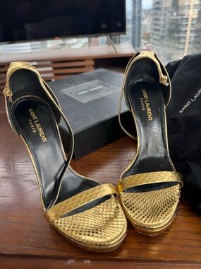 Saint Laurent Hall 105 ASTRAP Sandals size 37.5